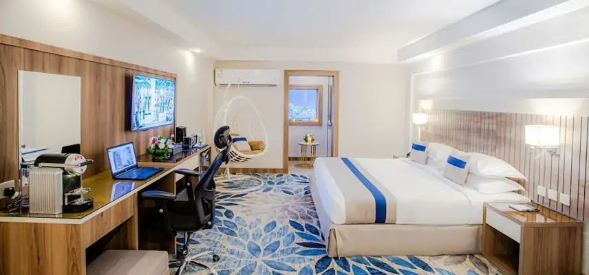 Season Star Hotel image